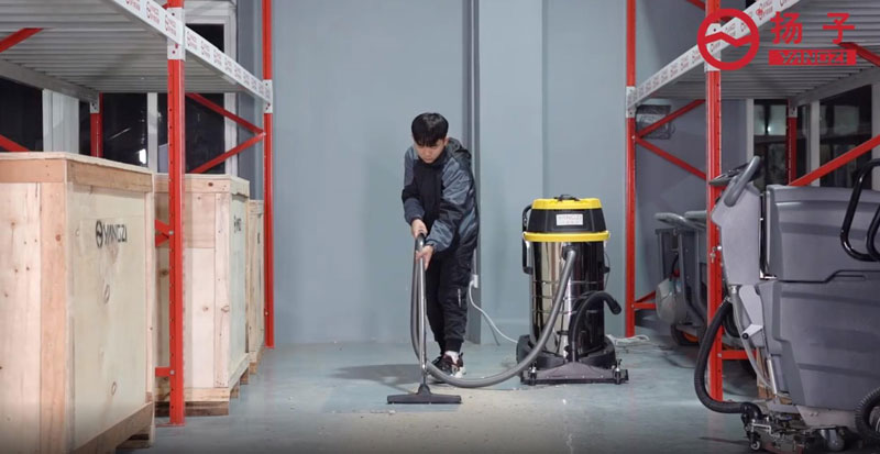 使用工業(yè)吸塵器保持您的車間和生產(chǎn)設(shè)施清潔 使用工業(yè)吸塵器保持您的車間和生產(chǎn)設(shè)施清潔