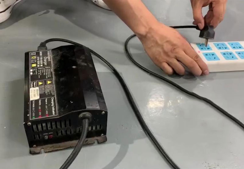 洗地機(jī)用了一年半,只運(yùn)行一小段時間電池失效 洗地機(jī)用了一年半,只運(yùn)行一小段時間電池失效